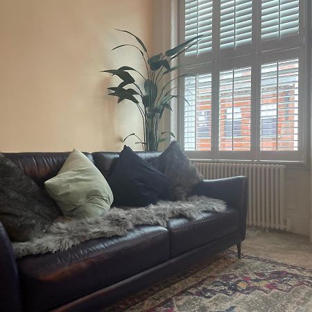 Luxury Apartment Opposite The Shambles Йорк Екстериор снимка